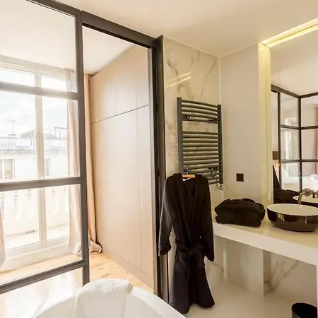 Penthouse 126 Jacuzzi Terrasse 16 パリ