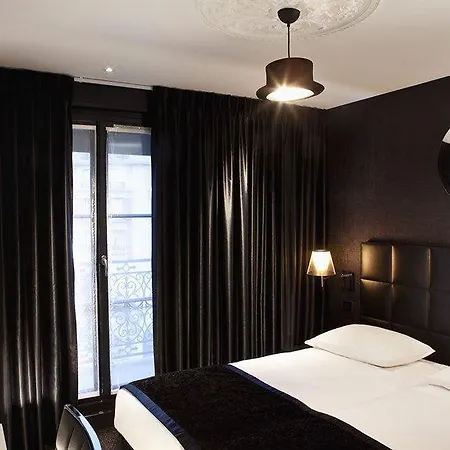 Otel First Tour Eiffel 4*