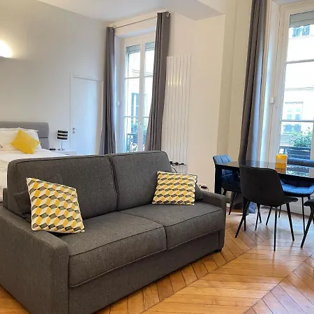 Square Bed & Breakfast Paris