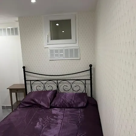 3 Pieces Au Calme Avec 1 Acces Independant Appartement Paris
