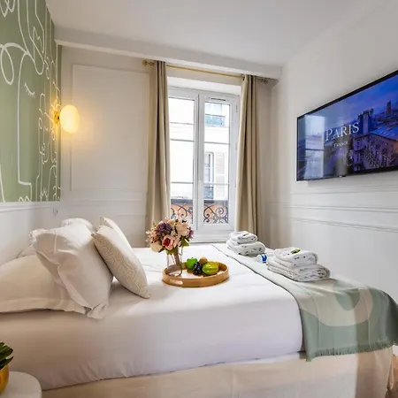 Cosy - Montmartre Sacre Coeur 3 *