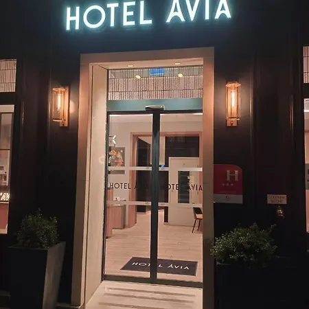 Avia Saphir Montparnasse Paříž