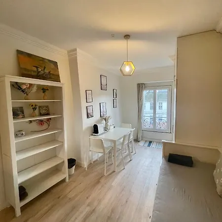 Dream Dwell Paris-charming Superb Location In 7th District Parigi