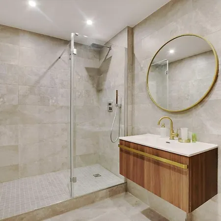 Magnificent 3bdr-6pax Batignolles Apartment