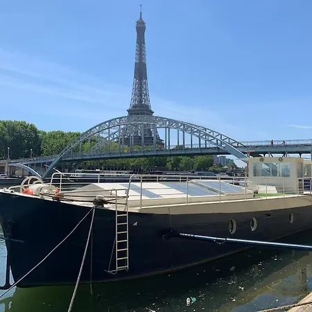 Sejour Sur Peniche De Luxe Face Tour Eiffel Bateau-hôtel *