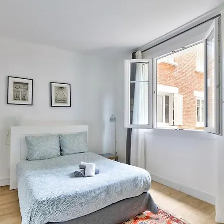 Apartment Renovated Modern 1 Bedroom Porte Maillot *