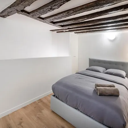 Place Pantheon Apartment Paris