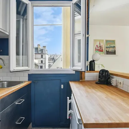 Charming Duplex In Privatestreet, Citycenter Paris