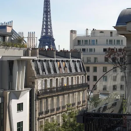 Renaissance Nobel Tour Eiffel
