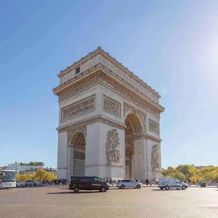 Luxury Champs Elysees パリ