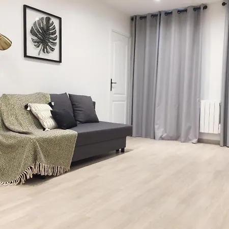 New In The Heart Of Le Marais Apartment