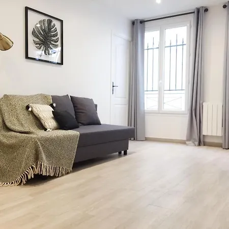 New In The Heart Of Le Marais Apartment *