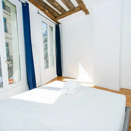 Louvre - Rivoli Apartment