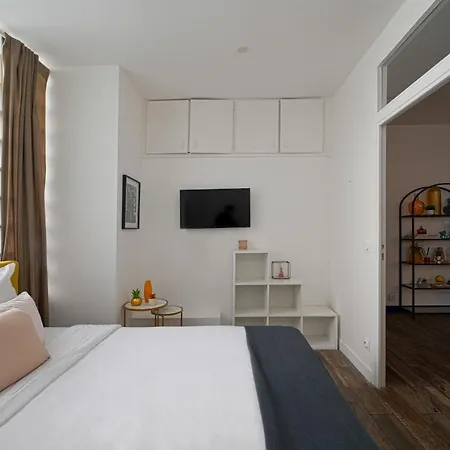 Apartment Huge 2 Floor With Unique Games & Theatre