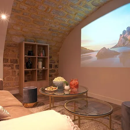 Huge 2 Floor With Unique Games & Theatre *