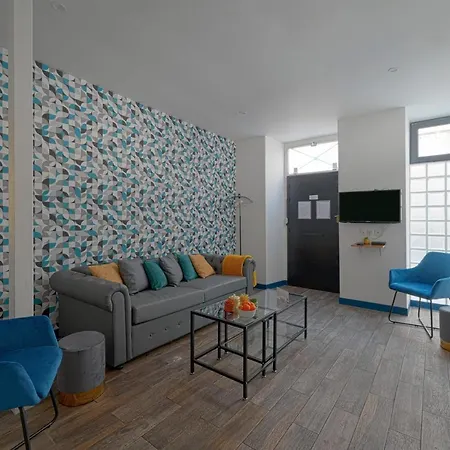 Huge 2 Floor With Unique Games & Theatre * Paris