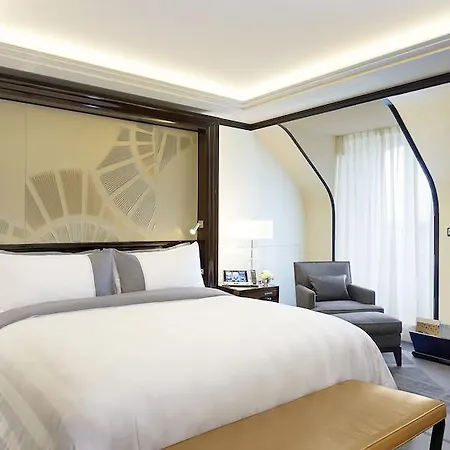 The Peninsula Parigi