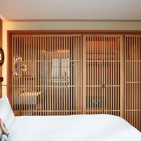So/ Hotel