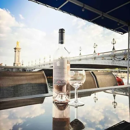 보트호텔 Peniche De Charme Au Pont Alexandre Iii *