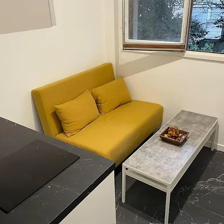 Studette Cosy Entierement Renovee Appartement Parijs