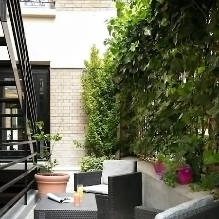 Montparnasse Alesia מלון 3*