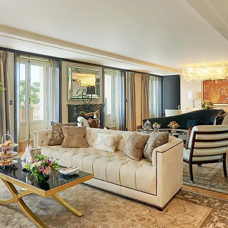The Peninsula Parigi