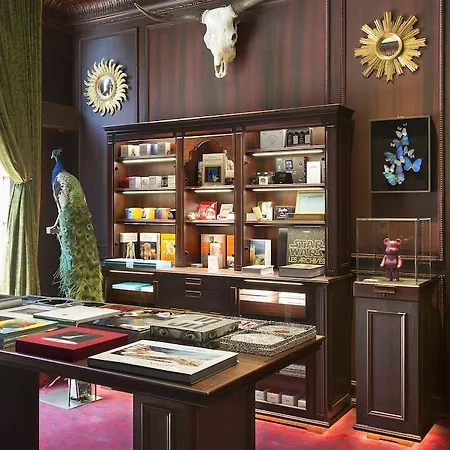 Barriere Fouquet's Hotel