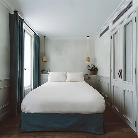 Hoy - Yoga Hotel Paris