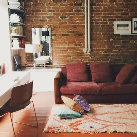 公寓 Warm And Cosy Loft In With A Private Outdoor *