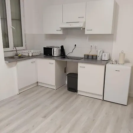 Nice Flat Near Gare Du Nord O Gare Du L Est Free Wi-fi And Netflix *