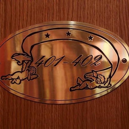 Grand Dechampaigne Hotel Paris