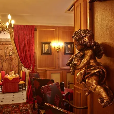 Hotel Grand Dechampaigne 3*