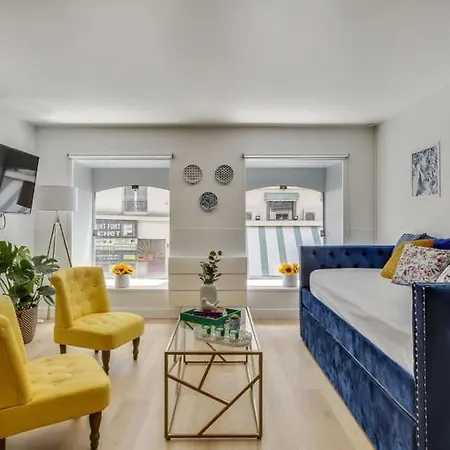 Appartement Modern French Studio Charm In The City *