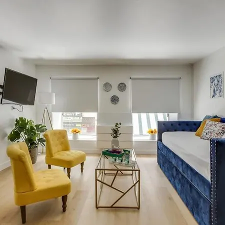Modern French Studio Charm In The City Parijs