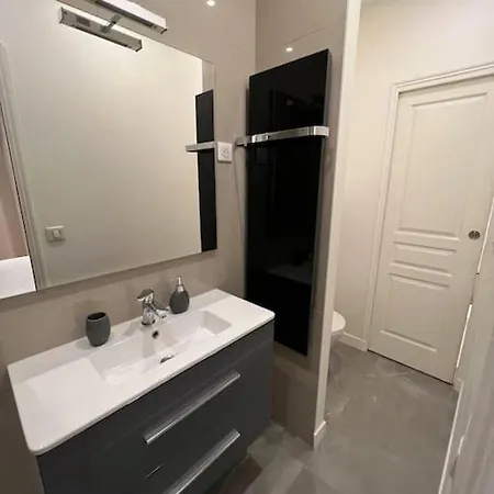 Luxury Appartment, Champs Elysees, Neuf ! * 巴黎