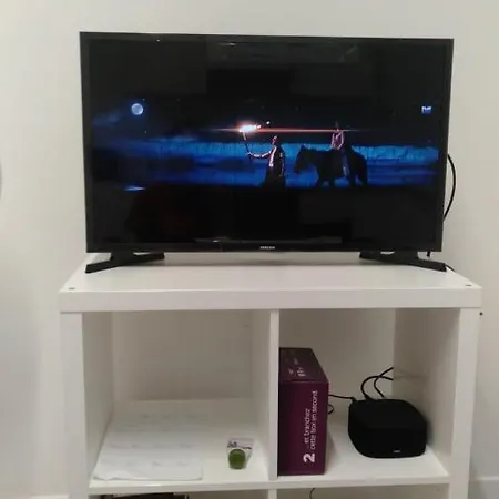 Nice Flat Near Gare Du Nord O Gare Du L Est Free Wi-fi And Netflix * 巴黎