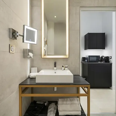 Vestay Montaigne Otel
