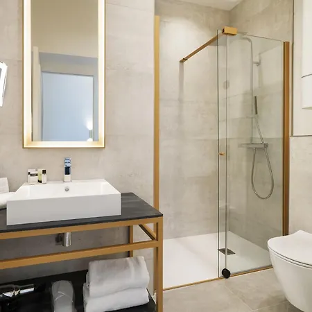 Vestay Montaigne Otel *