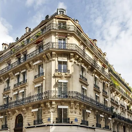 Vestay Montaigne Otel Paris