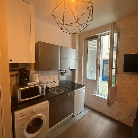 Super Location Meets Charming Studio -ecole Militaries Champ De Mars - 7th Arrondisment