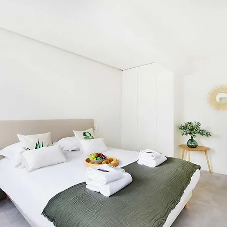 Champs Elysees - Ponthieu Apartment Paris