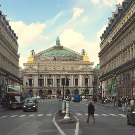 Paris, Opera 4...so Parisian Apartment *