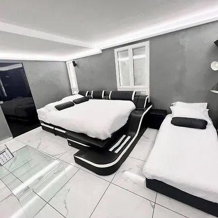 Апартаменты Modern Loft In Center! *