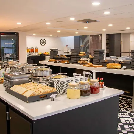 מלון Mercure Centre Tour Eiffel