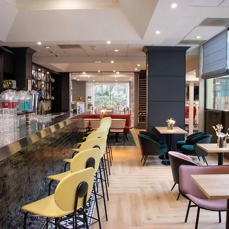 מלון Mercure Centre Tour Eiffel 4*