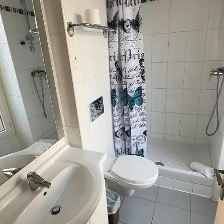 121 Szálloda 3*