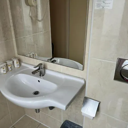 121 Szálloda 3*