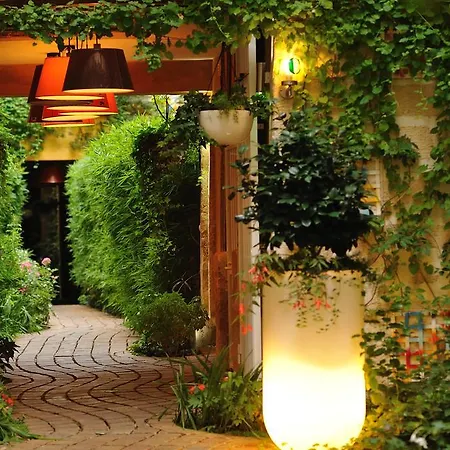 Les Patios Du Marais 2 פריז
