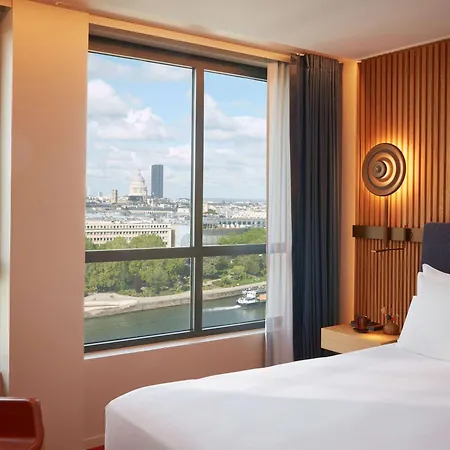 So/ 5* Paris