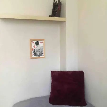 Appartement 2 Pieces Lumineux Et Calme A *